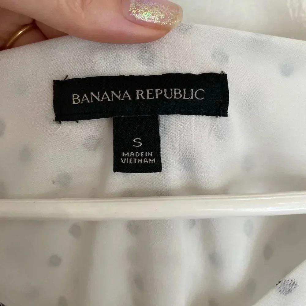 Banana Republic Women’s Polka Dot Blouse - Picture 7 of 10